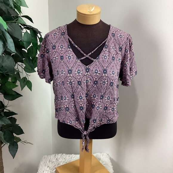 Mudd Crop top Woman’s size XL floral v neck with criss cross tie front - Picture 1 of 14